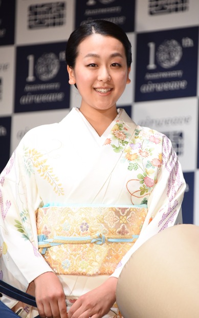 着物姿で登場した浅田真央（撮影：竹内みちまろ）