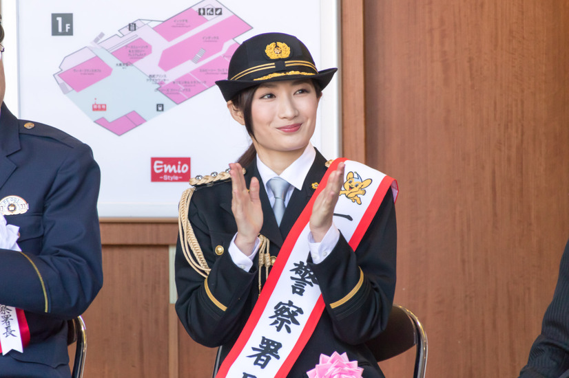 武田梨奈が1日警察署長に！「身も心も引き締まり、嬉しい」