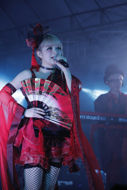 綾野ましろ、GARNiDELiA、春奈るなが「ガーデンズ・バイ・ザ・ベイ」で約5,000人の観客を魅了