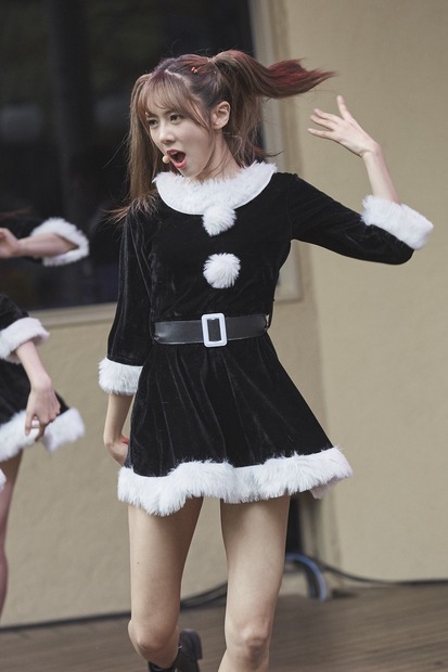 黒サンタ衣装で登場 Dreamcatcher 日本デビュー記念ライブで一足早いクリスマスプレゼント 10枚目の写真 画像 Rbb Today