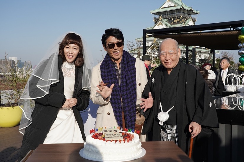 ドラマ『後妻業』大阪ロケで高橋克典のサプライズ誕生祝い！木村佳乃、泉谷しげるも祝福