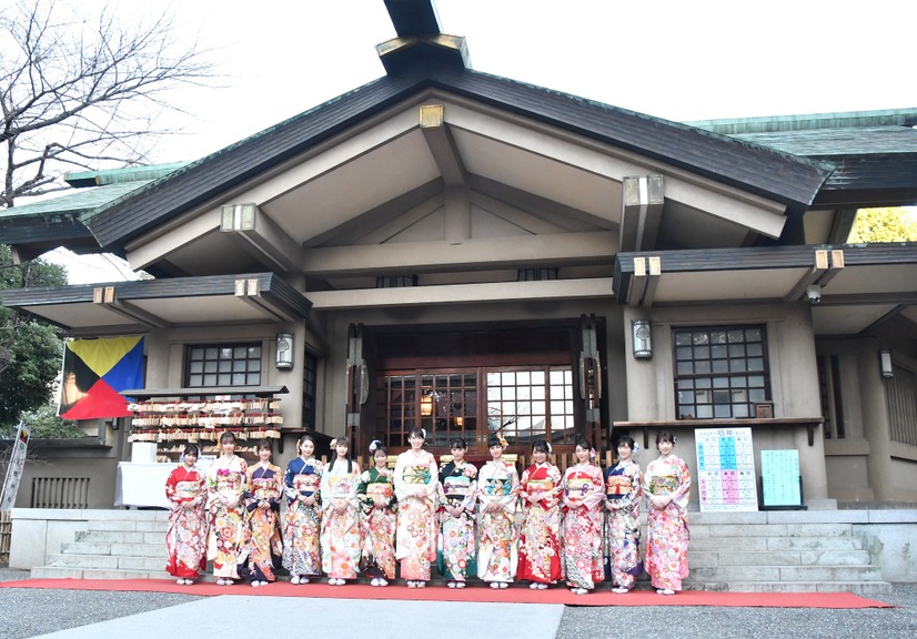 エイベックス・マネジメントの新春の晴れ着撮影会【写真：竹内みちまろ】