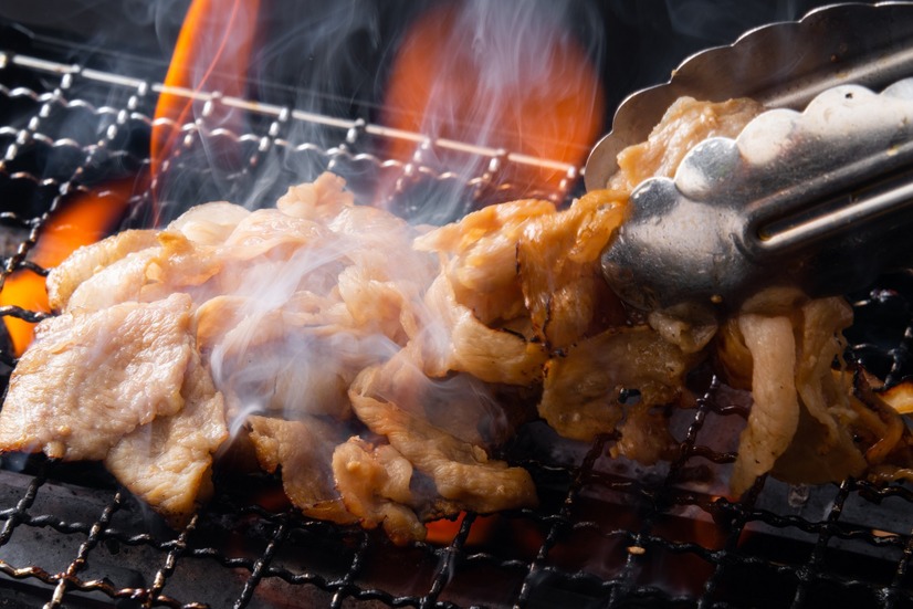 人気の肉そばに“炙り”要素プラス！「炙り肉そば ニューヨーク 本町店」29日オープン