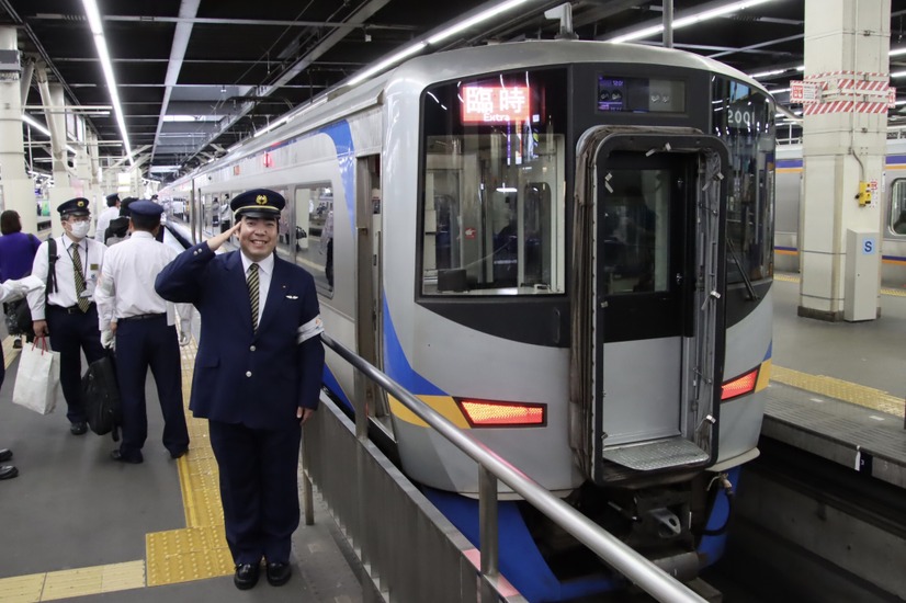 徳永ゆうき、南海電気鉄道にて一日車掌！