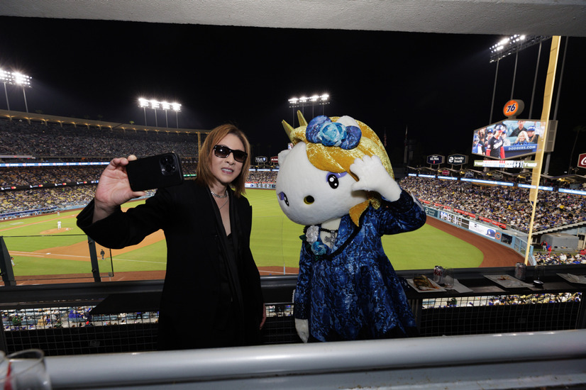 YOSHIKI、ドジャー・スタジアムで国歌斉唱！大谷翔平選手、山本由伸選手との“スター集結セルフィー”撮影も