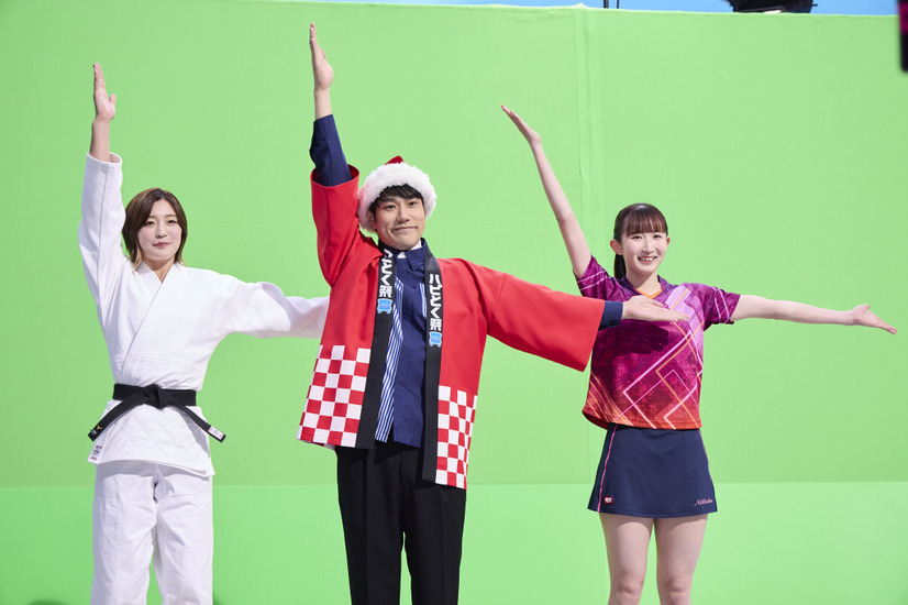 松山ケンイチ、角田夏実、早田ひなが出演するローソンの新TV CM「冬のハピとく祭」篇　メイキング写真