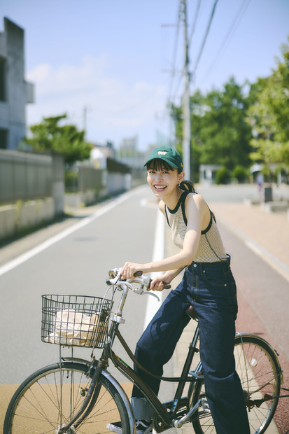 井桁弘恵の写真集『つかのま』　(C) 遠藤優貴／小学館　