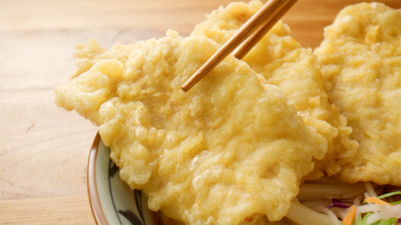 丼からあふれんばかりのサクサクな豚天