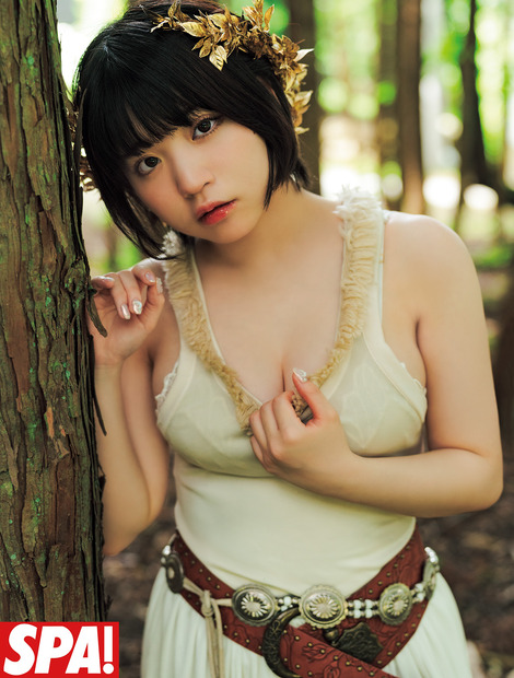 根本凪(撮影:鈴木ゴータ ヘアメイク:哘絵美子 スタイリング:菊池文子)