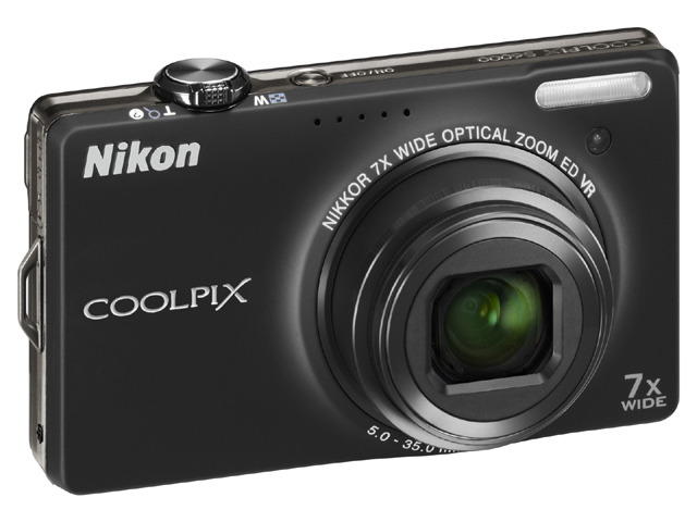 「COOLPIX S6000」（ノーブルブラック）