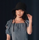 櫻坂46・守屋麗奈、絶対領域チラ見えの黒ニーハイショット！ 画像