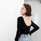 村重杏奈、背中ざっくりの私服ショットが超セクシー！ 画像