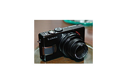 松下、16：9の2.8型ワイド液晶を搭載した1,020万画素コンパクトデジカメ「LUMIX DMC-LX2」 画像