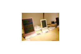 【富士通フォーラム 2007（Vol.4）】カラー電子ペーパーを採用した携帯情報端末を展示 画像
