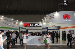 【Interop 2013 Vol.44】48Tのコアスイッチ、屋外キャビネット対応のハイエンドルータ……ファーウェイの日本市場戦略は中長期で 画像