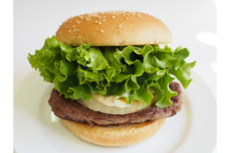 フレッシュネスバーガー、「黒毛和牛バーガー＆チーズバーガー」12月1日から発売開始！ 画像