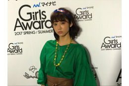 山谷花純が緑のワンピースでGirlsAwardに登場！センターステージでは笑顔も 画像