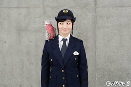 橋本環奈、フジ連ドラヒロインに！『警視庁いきもの係』で制服姿披露 画像