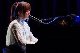 奥華子、「いつかやってみたかった」暗い楽曲のみを弾き語るワンマンライブを開催！ 画像