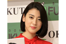 三吉彩花、ウエディングドレス姿の美背中に「めっちゃ綺麗！」と絶賛の声 画像