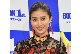 橋本マナミ、谷間くっきりな下着姿のセクシーショット公開！ 画像