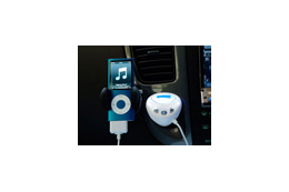 iPodの充電が可能なiPod用デジタルFMトランスミッタ——海外でも使用可能 画像