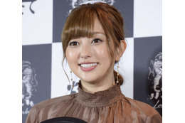 菊地亜美、ラブラブ結婚生活を告白「1日にキス30～50回」 画像