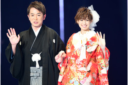 濱口優、南明奈の結婚式はミッキーがサイン！ 画像