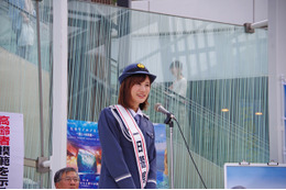 瀬戸麻沙美、出演作舞台の藤沢市にて一日警察署長に！ 画像