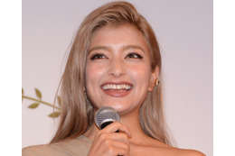 ローラ、ロスでの恋愛事情を告白「好きになっちゃうと全力」 画像