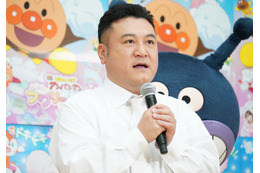 ザキヤマ、白シャツ＆白ネクタイの生みの親は有田哲平！イメージは結婚式の二次会 画像