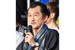 土下座する吉田鋼太郎をみんなで撮影会！？ウエンツ明かす 画像