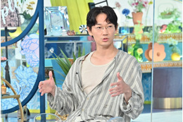 綾野剛、役作りで妻夫木聡と共同生活！外出時は手をつないでいた？！『A-Studio+』 画像