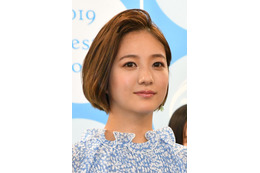 伊藤千晃、ミニスカ×ニーハイブーツ披露！ファン「最強」「昔を思い出す」 画像