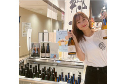 高田秋、空港で自身プロデュースの日本酒をアピール！店頭での直接販売を実施！ 画像