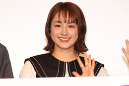 平祐奈、裸で混浴スパへ…男性に「ご奉仕」！？ 画像