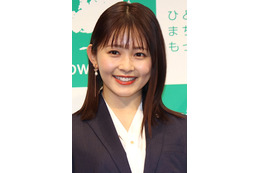 久間田琳加、デニムミニスカで美脚を披露「スタイル抜群すぎます」「脚細い……!!!」 画像