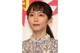 吉岡里帆、うさ耳＆ミニスカの悩殺ショット公開 画像