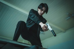 イ・ドンウク「アクションは“リアル”にこだわった」韓ドラ『殺し屋たちの店』メイキング映像で語る 画像