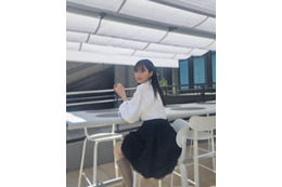 休井美郷、白く輝く太もも全開のあざとコーデにファン釘付け 画像