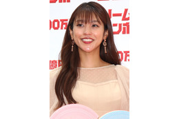 岡副麻希、夫・蒲生尚弥選手のレース初観戦！ 記念の家族ショットに「めっちゃステキ」「ママ可愛い」 画像