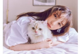 乃木坂46・与田祐希、愛猫と一緒に雑誌『bis』へ　旬のアイドル＆モデルも多数登場 画像