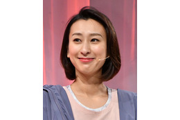 浅田舞、背中見せの“大胆”ドレス姿が美しい……「絶世の美女」「舞さん綺麗すぎます」反響続々