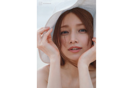 後藤真希の写真集『flos』がさらに重版！ 発売1カ月で異例の8刷 画像