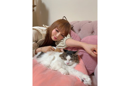 中川翔子の愛猫・ピンクちゃんが1日室長に！ 猫の日限定で「Yakult1000 睡眠にゃーけてぃんぐ室」が新設