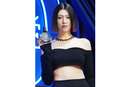 三吉彩花が大胆肌見せドレスで登場、井桁弘恵は彼氏との“甘酸っぱい”青春を回顧