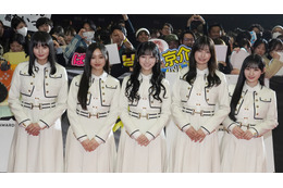 乃木坂46から遠藤さくら・井上和ら5人のメンバーが「MTV VMAJ Pre-Show」レッドカーペットに登場