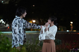 カヲル、愛実を追いかけいきなり抱きしめる!驚く愛美は…『愛の、がっこう。』4話 画像