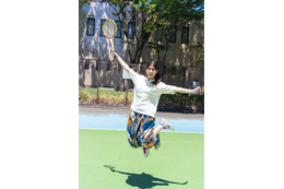 日向坂46・小坂菜緒、3年ぶりにB.L.T.表紙ソロ登場!“こさかなと遊ぼう!”テーマで大はしゃぎ 画像