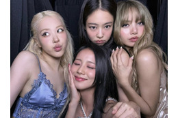 BLACKPINK、“デビュー9周年”をメンバー全員が集合SHOTで祝福!「美しいレディたちと過ごした9年」 画像